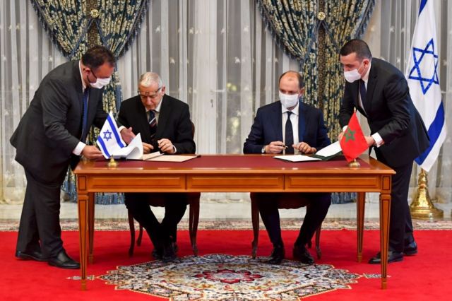 المغرب تنضم إلى عدد من الدول العربية التي بدأت بتطبيع علاقاتها مع إسرائيل.