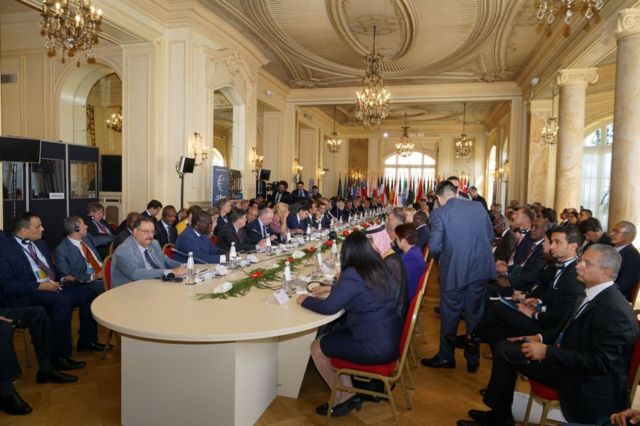 جلسة رؤساء وفود الدول خلال مؤتمر ليبيا في باليرمو ، إيطاليا ، في 13 نوفمبر/تشرين الثاني 2018.